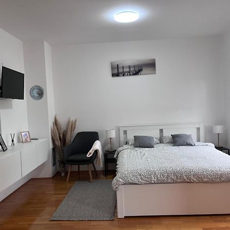 Studio Apartman - Sweet&Little Vrbovec Extérieur photo