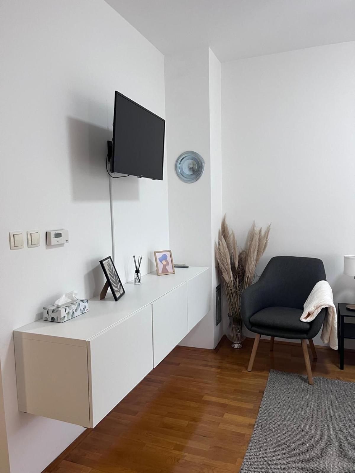 Studio Apartman - Sweet&Little Vrbovec Extérieur photo