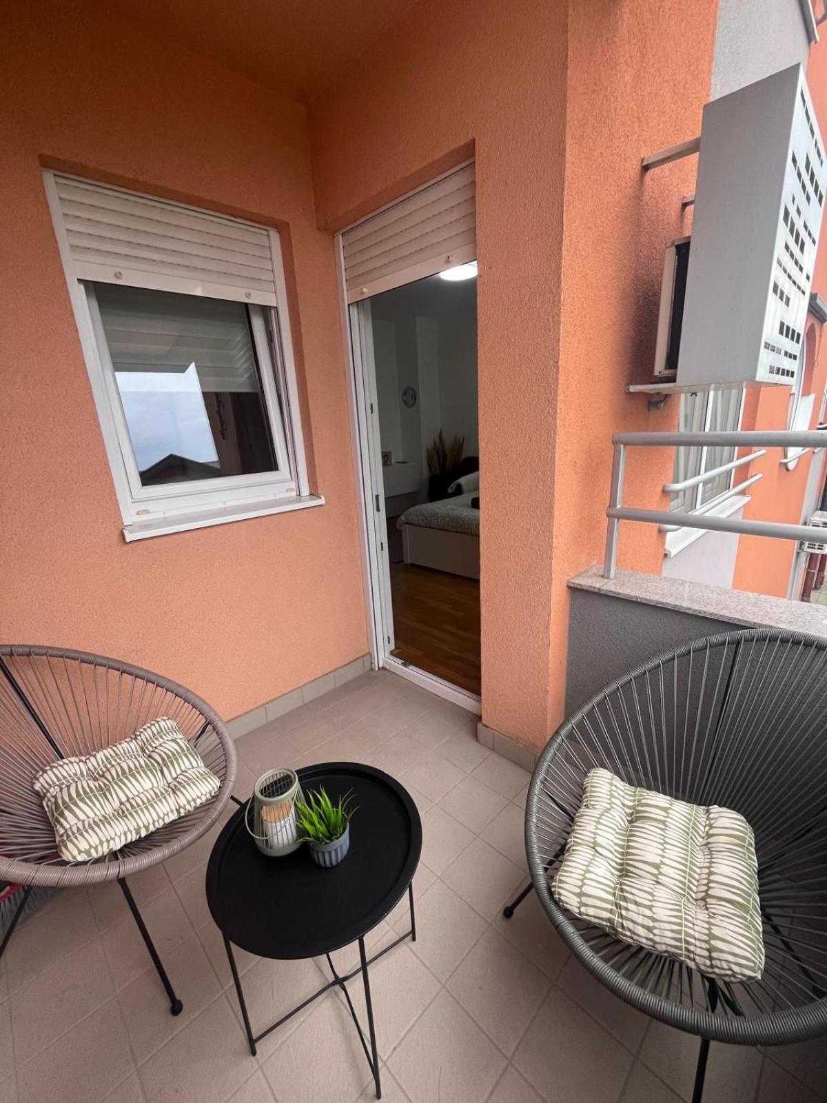 Studio Apartman - Sweet&Little Vrbovec Extérieur photo